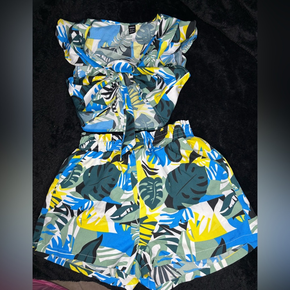 SHEIN Leaf Print Shorts - Blue and Green